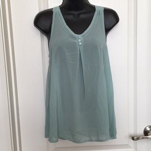Green sleevless top